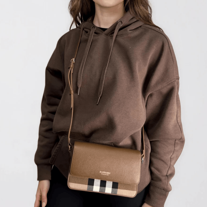 Burberry 'New Hampshire' Leather Shoulder Bag Earth Brown - Boinclo - Outlet Sale Under Retail