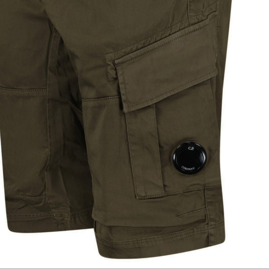 CP Company Bermuda Cargo Lens Shorts Ivy Green - Boinclo - Outlet Sale Under Retail