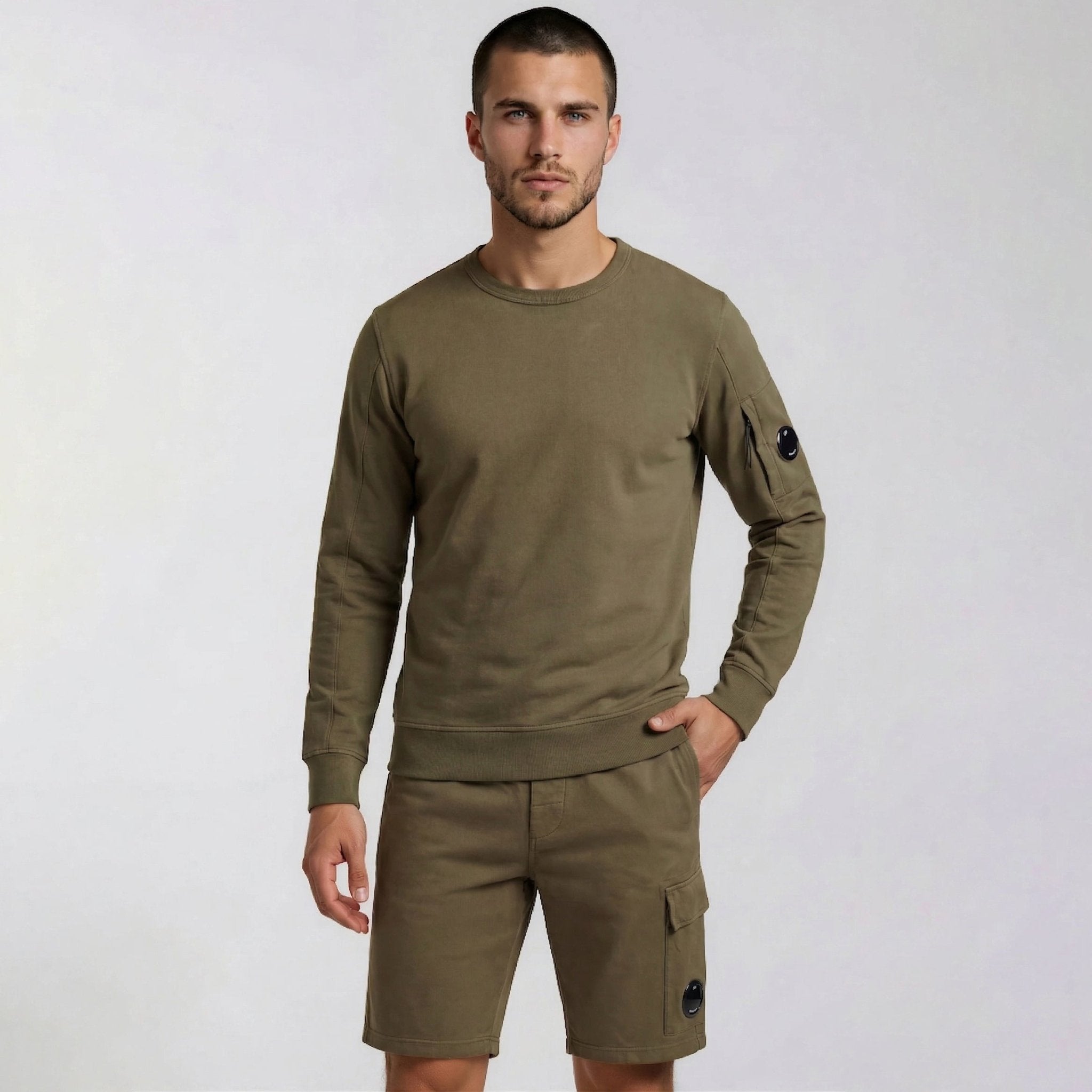 Color variation of CP Company Light Fleece Lens Sweat Set Ivy Green
