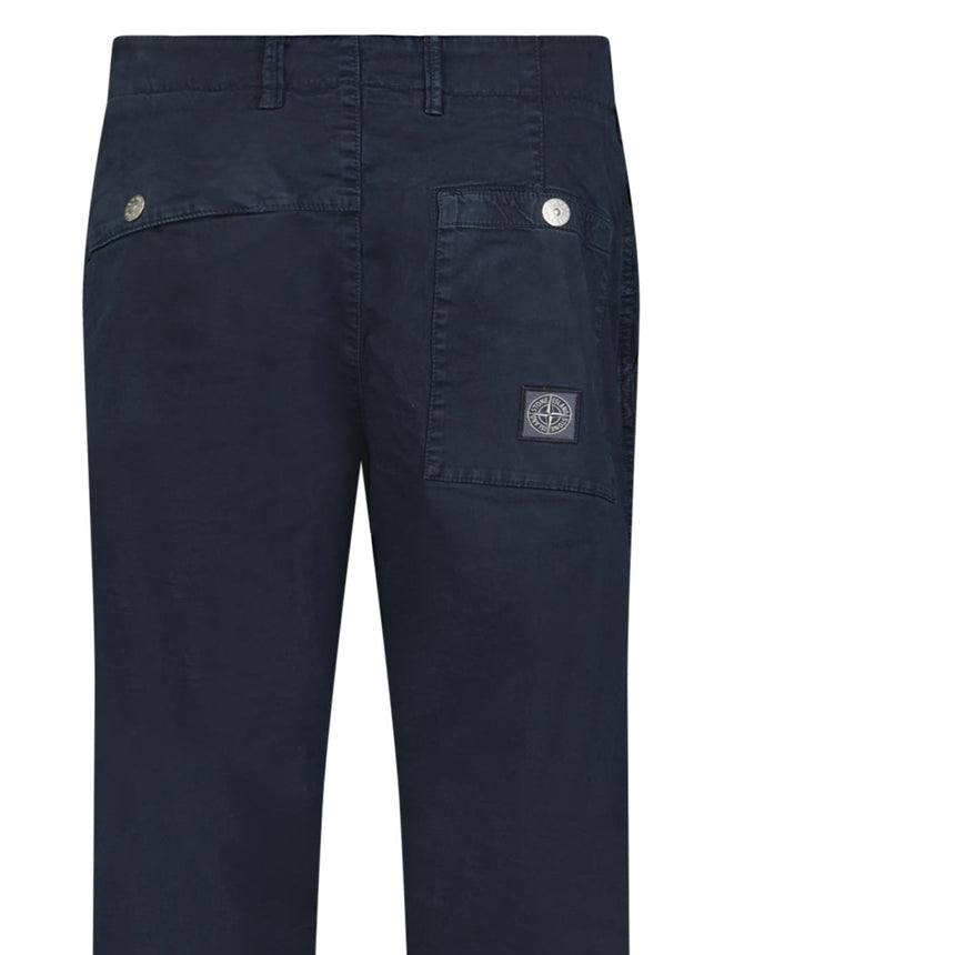 Stone Island Stretch Organic Broken Twill ‘OLD’ Effect Chino Trousers in Navy - Boinclo - Outlet Sale Under Retail